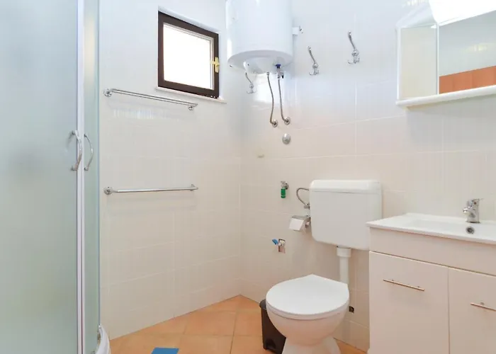 Viktor-2 By Interhome