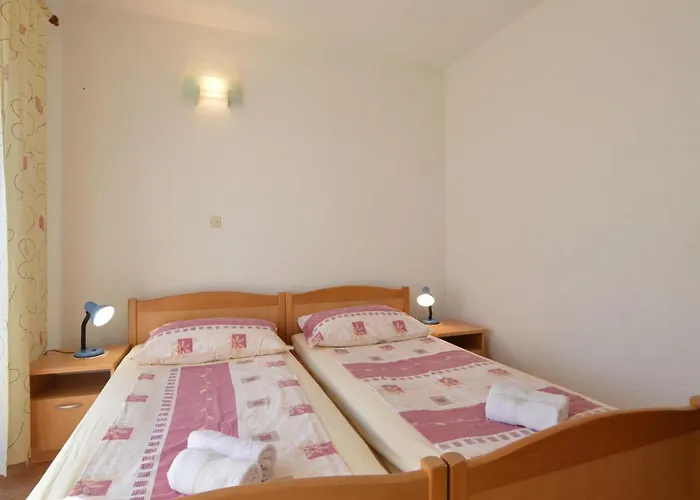 Viktor-2 By Interhome Appartement