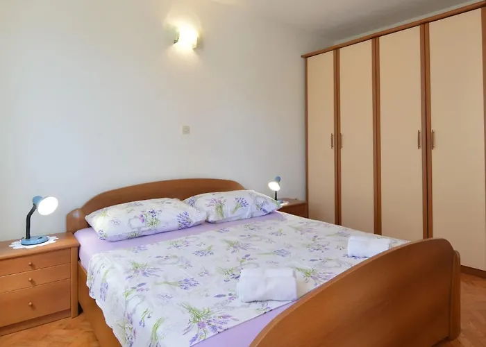 Viktor-2 By Interhome Appartement