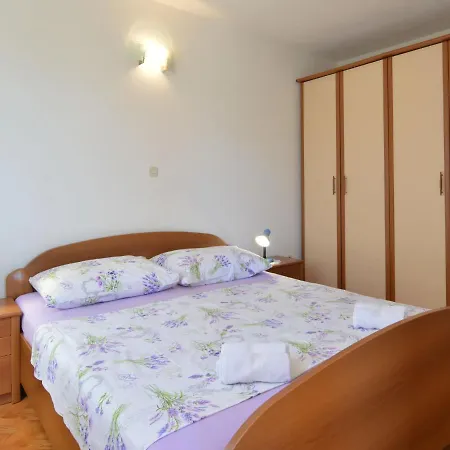Viktor-2 By Interhome Apartamento